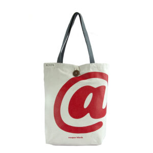 strap-white-at-red-front